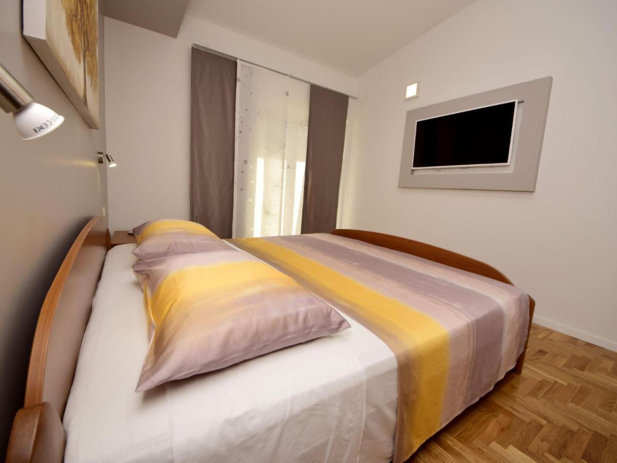 Apartment Mornar-2 By Interhome Trogir Eksteriør bilde